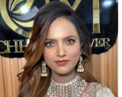 Seema Kanojiya: Age, Bio, Height