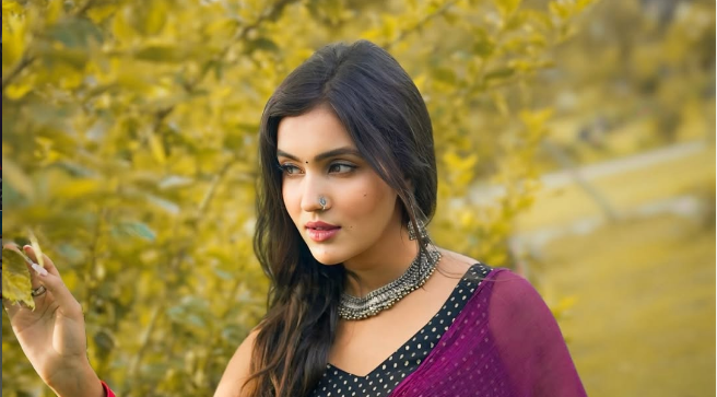 Mahi Dhaka: Bio, Age, Height, Family & Facts